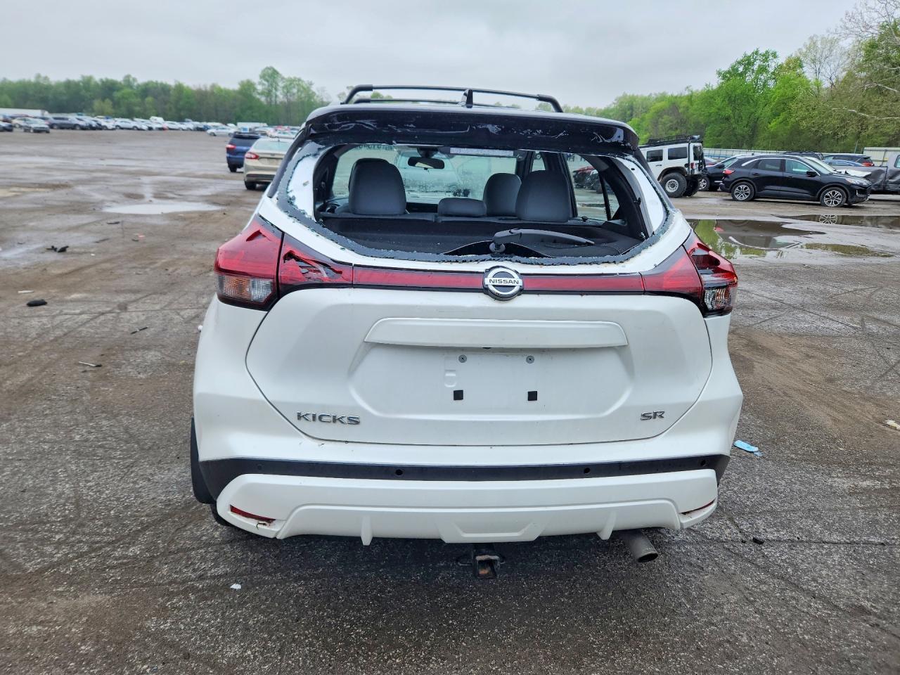 2021 Nissan Kicks Sr - Image 6