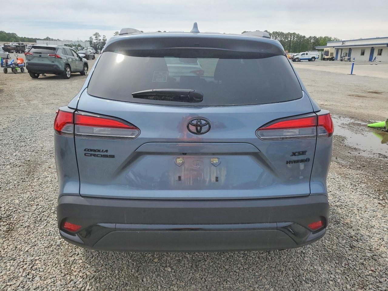 2024 Toyota Corolla Cross Hybrid Xse - Image 6