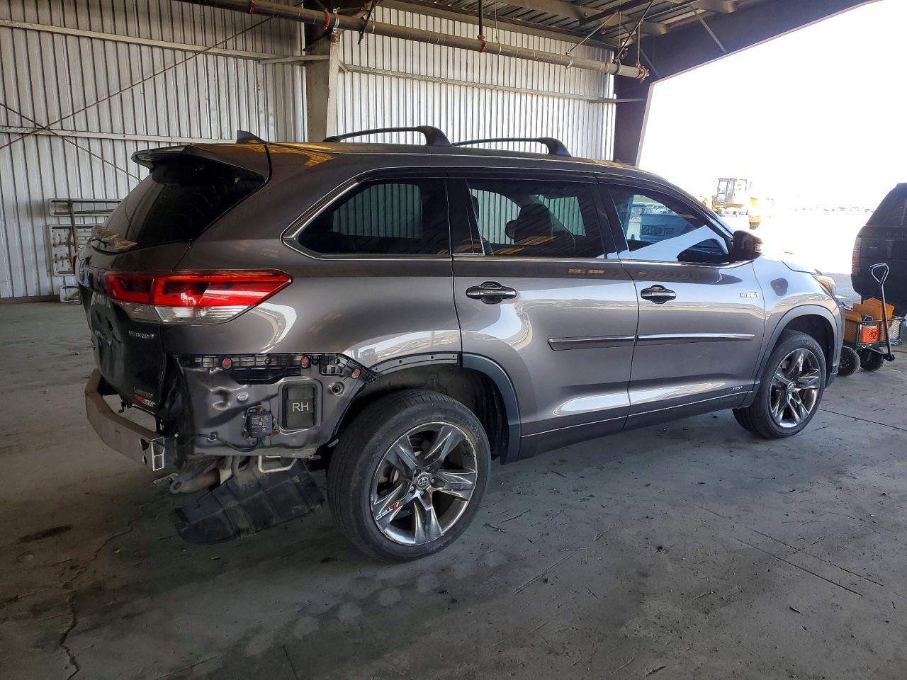 2017 Toyota Highlander Hybrid Limited Platinum - Image 3