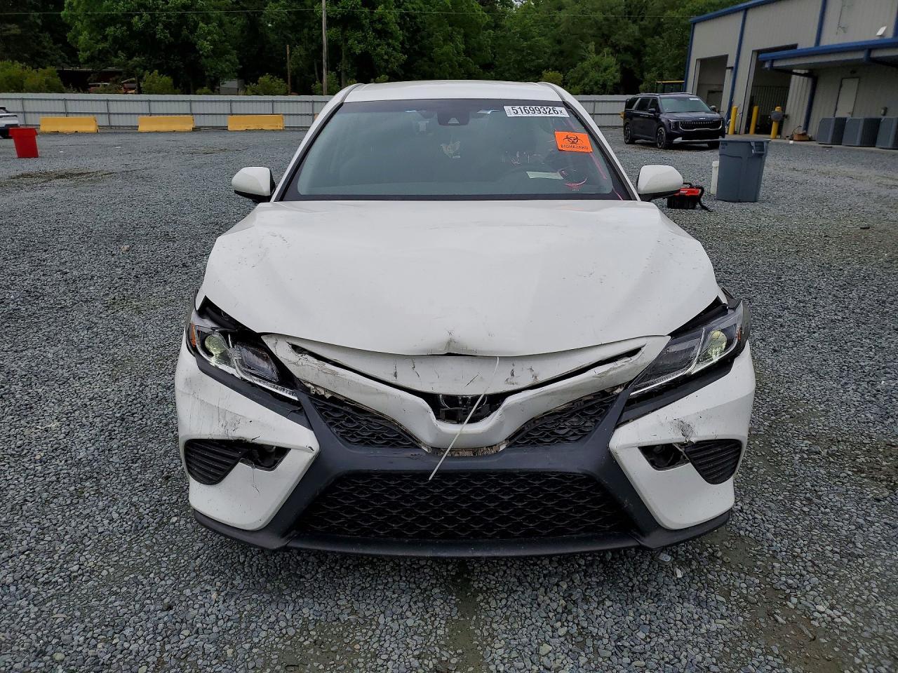 2018 Toyota Camry Se - Image 5