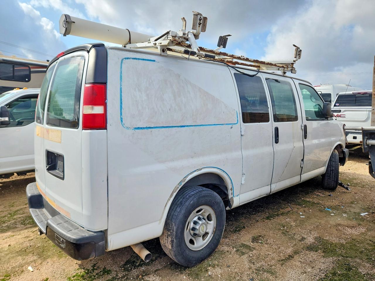 2013 Chevrolet Express G2500 - Image 3