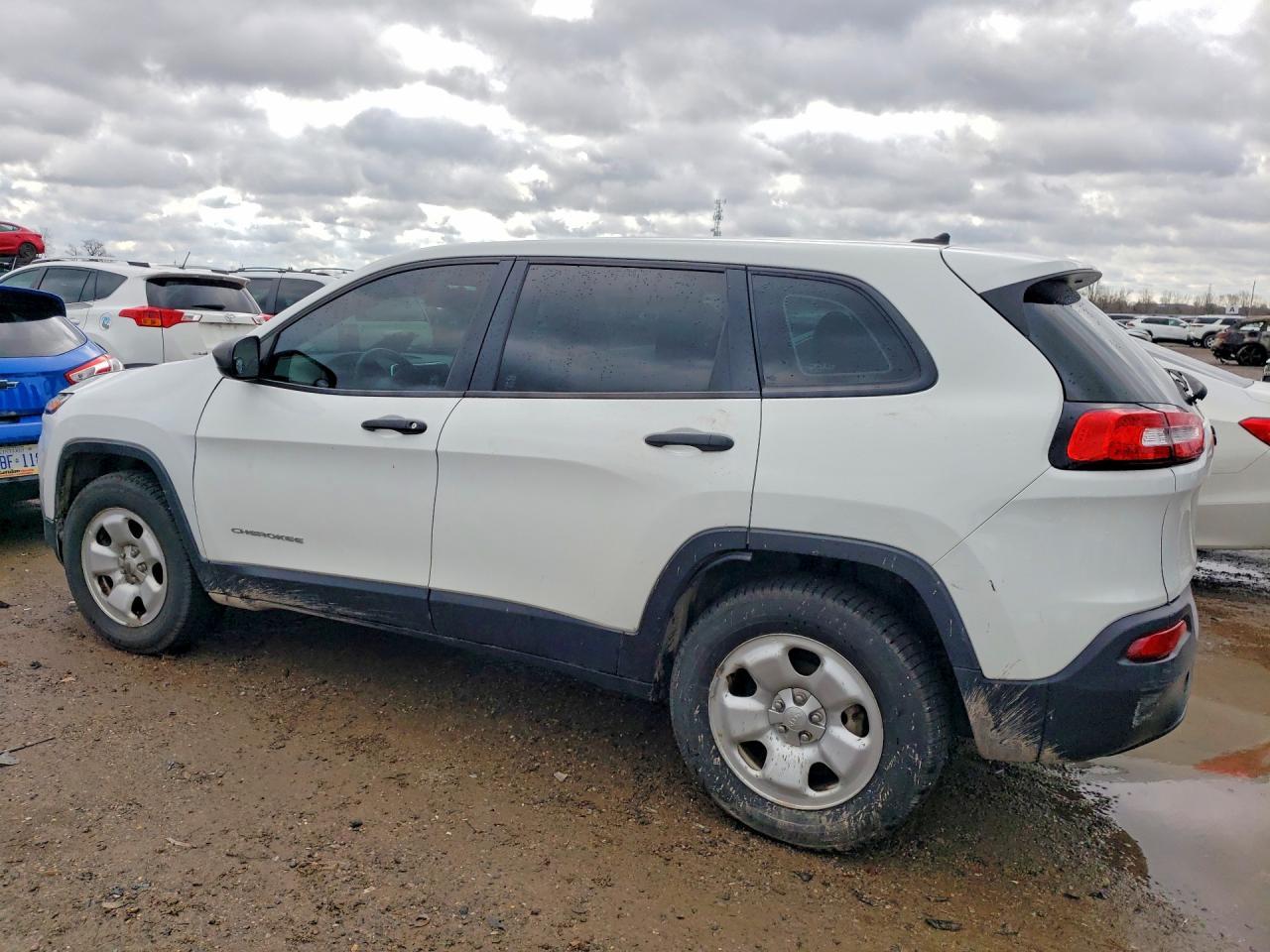 2015 Jeep Cherokee Sport - Image 2
