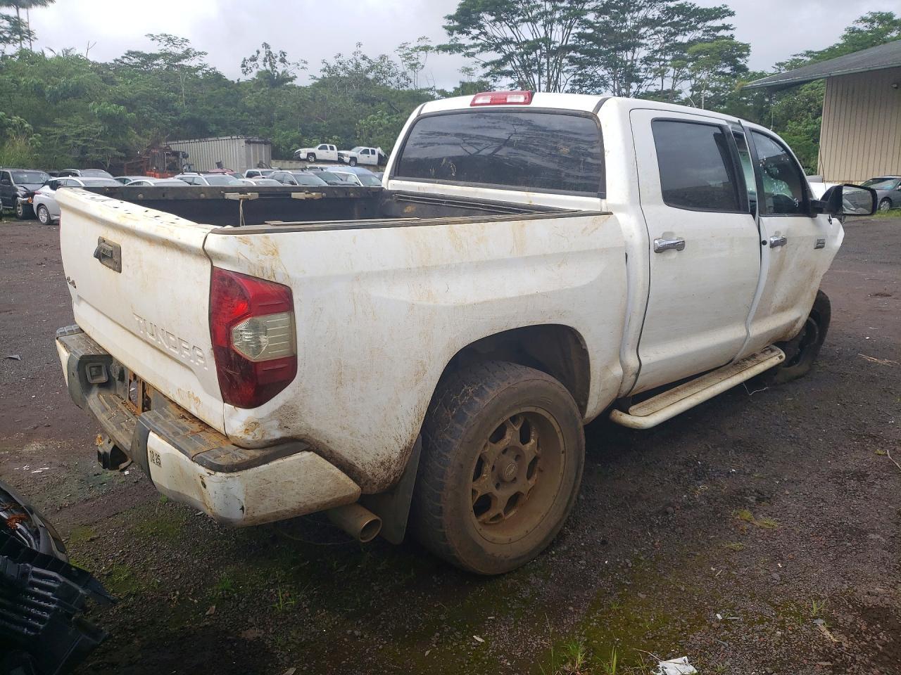2014 Toyota Tundra Crewmax Platinum - Image 3