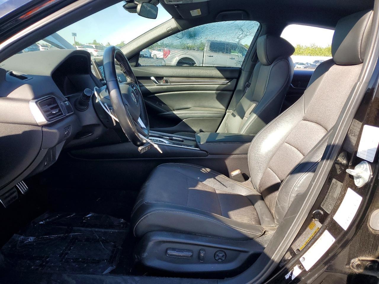 2022 Honda Accord Hybrid Sport - Image 7