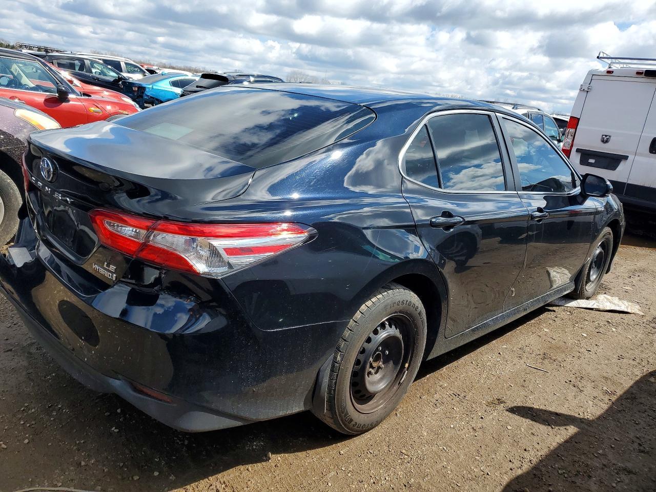2018 Toyota Camry Le - Image 3