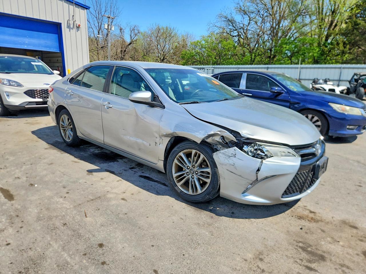 2017 Toyota Camry Se - Фото 4