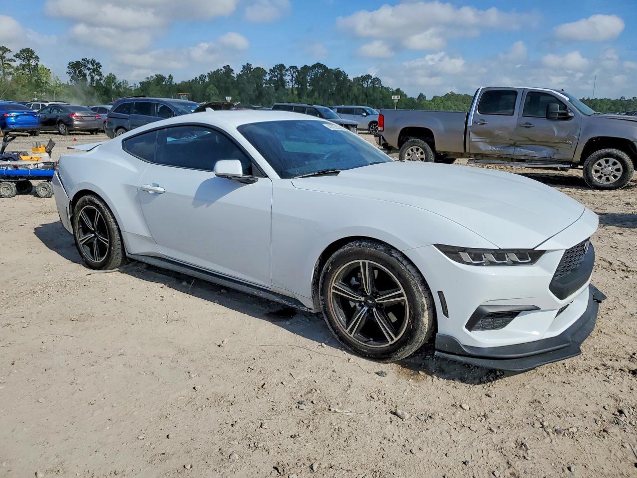 2025 Ford Mustang - Фото 4