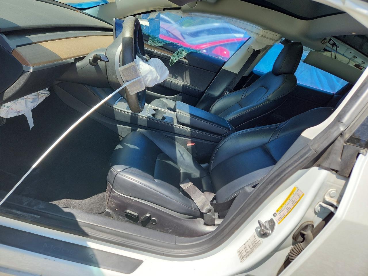 2022 Tesla Model 3 - Фото 7