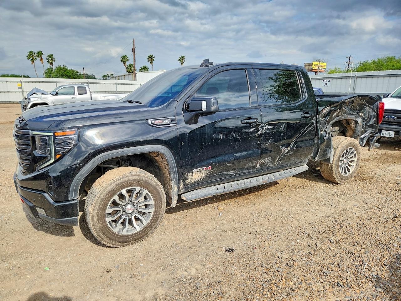 2022 GMC Sierra K1500 At4