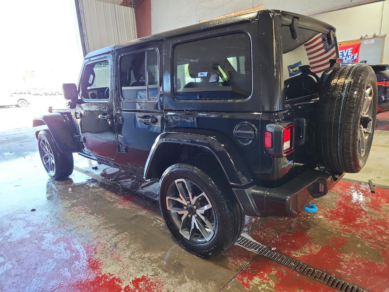 2024 Jeep Wrangler 4Xe - Фото 2