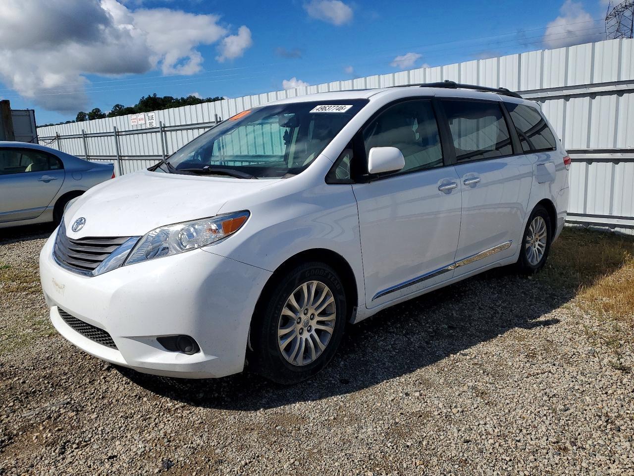 2013 Toyota Sienna Xle 8-Passenger