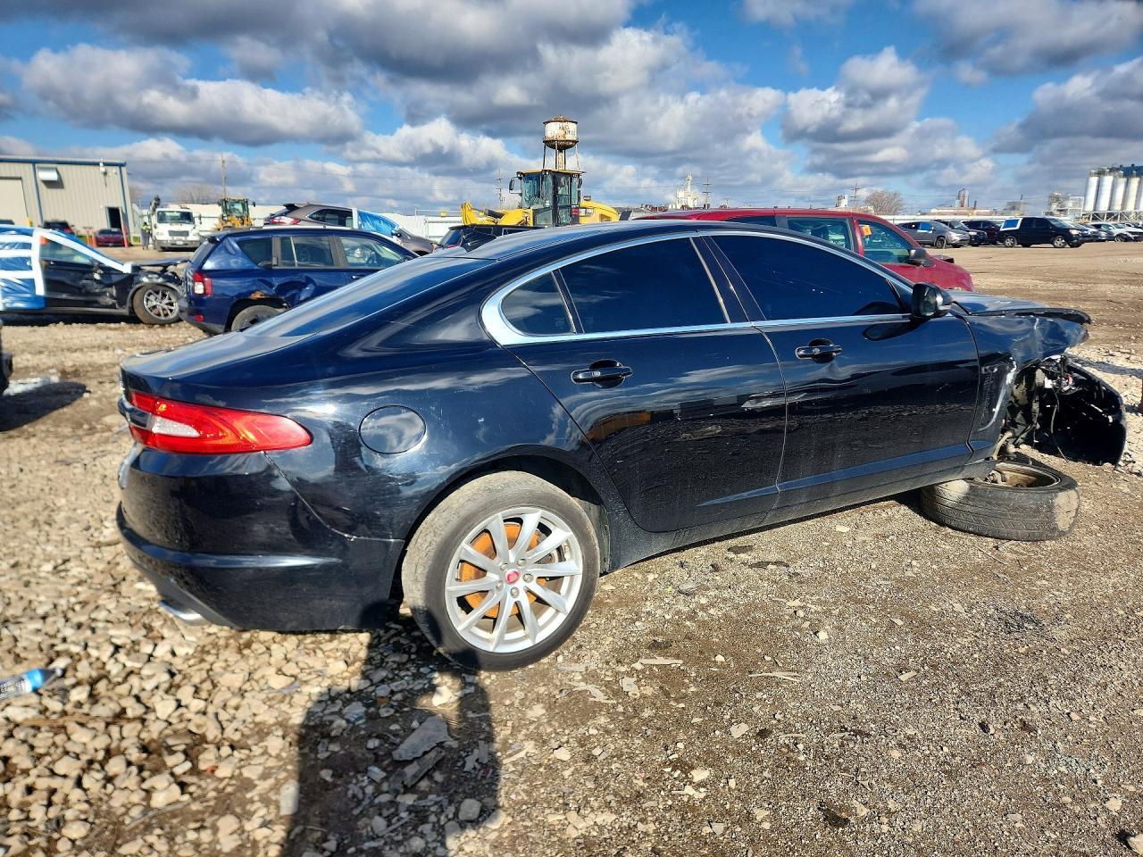 2015 Jaguar Xf 2.0T Premium - Фото 3