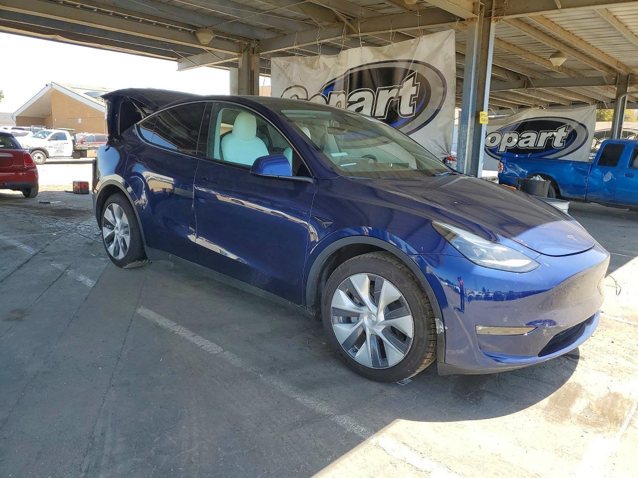 2023 Tesla Model Y - Фото 4