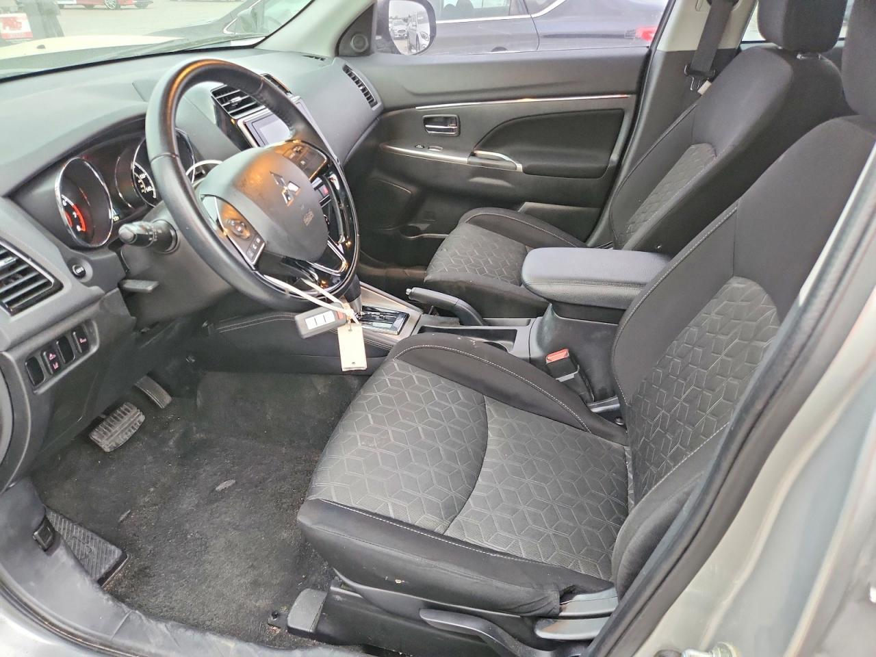 2021 Mitsubishi Outlander - Image 7