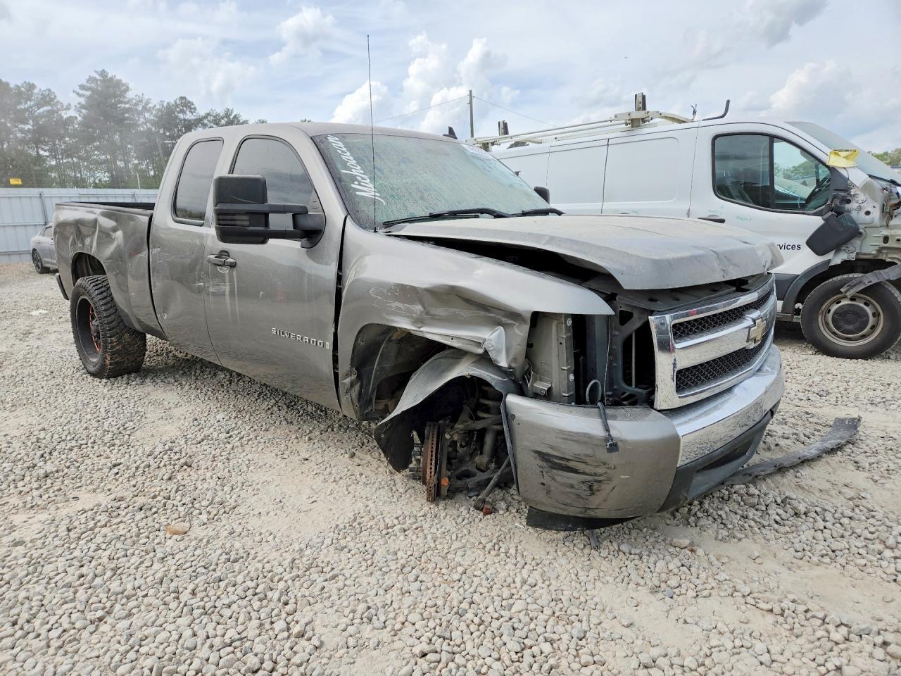 2008 Chevrolet Silverado C1500 - Image 4