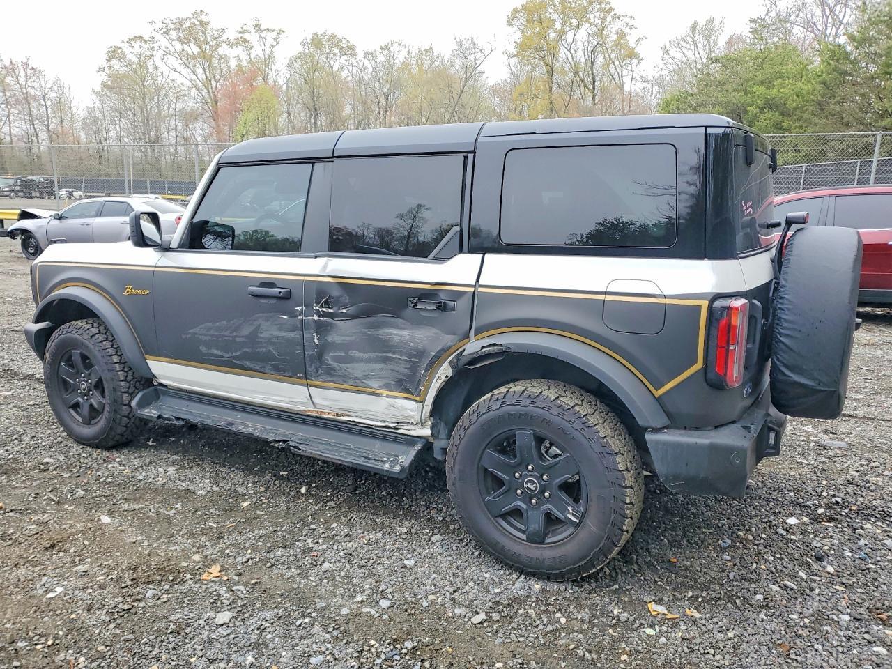 2025 Ford Bronco Outer Banks - Фото 2