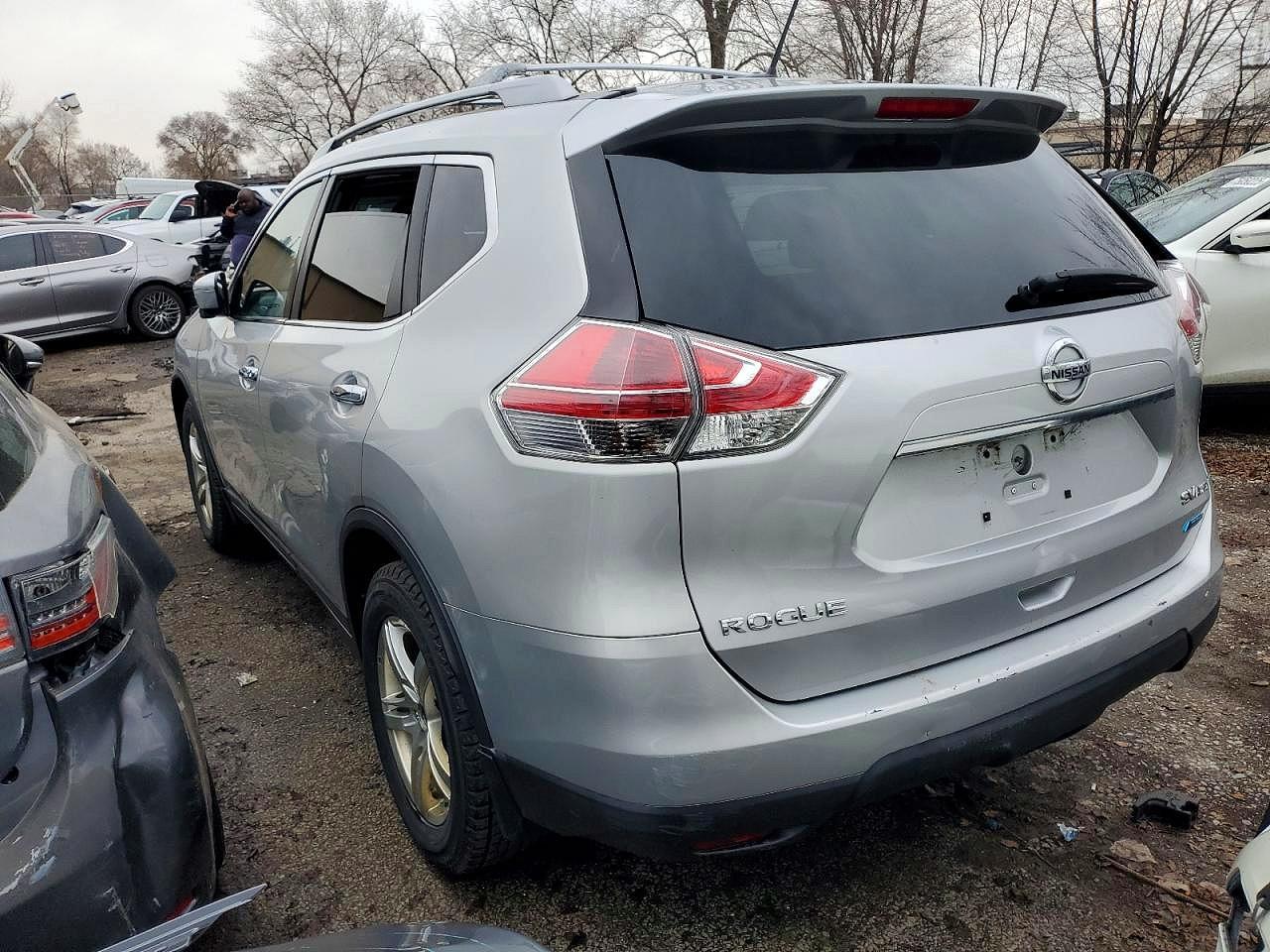 2015 Nissan Rogue S - Фото 3