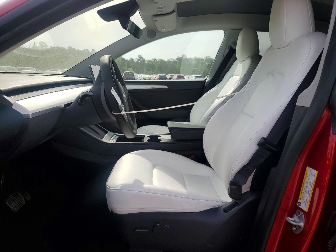 2023 Tesla Model Y - Image 7