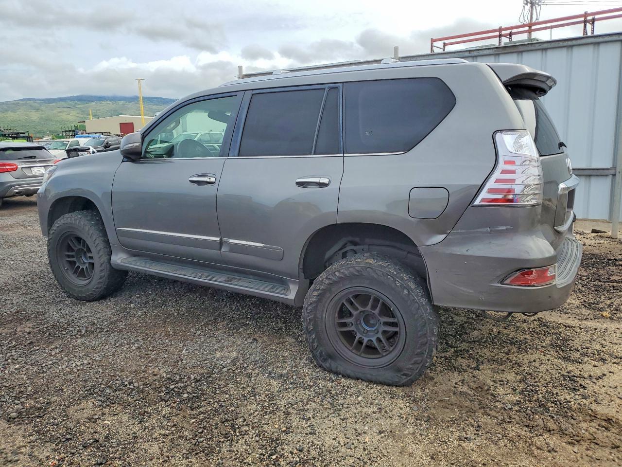 2014 Lexus Gx 460 Base - Image 2