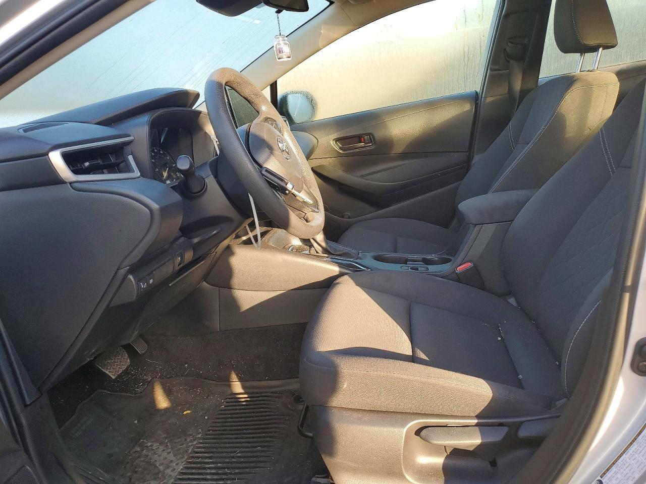 2023 Toyota Corolla Hybrid Le - Image 7