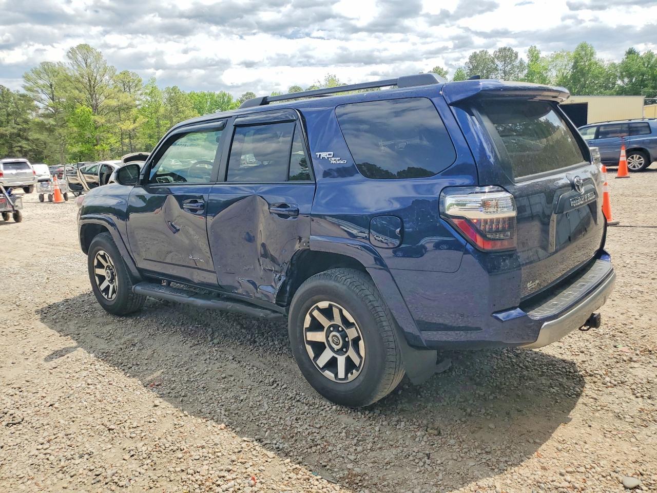2019 Toyota 4Runner Trd Off-Road - Image 2