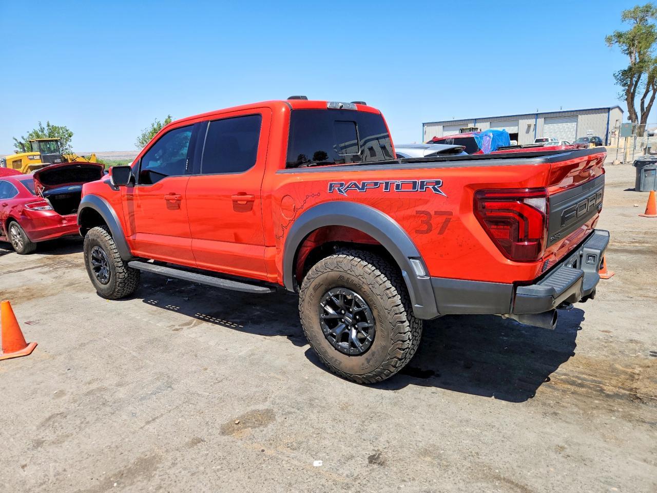 2023 Ford F150 Raptor - Фото 2