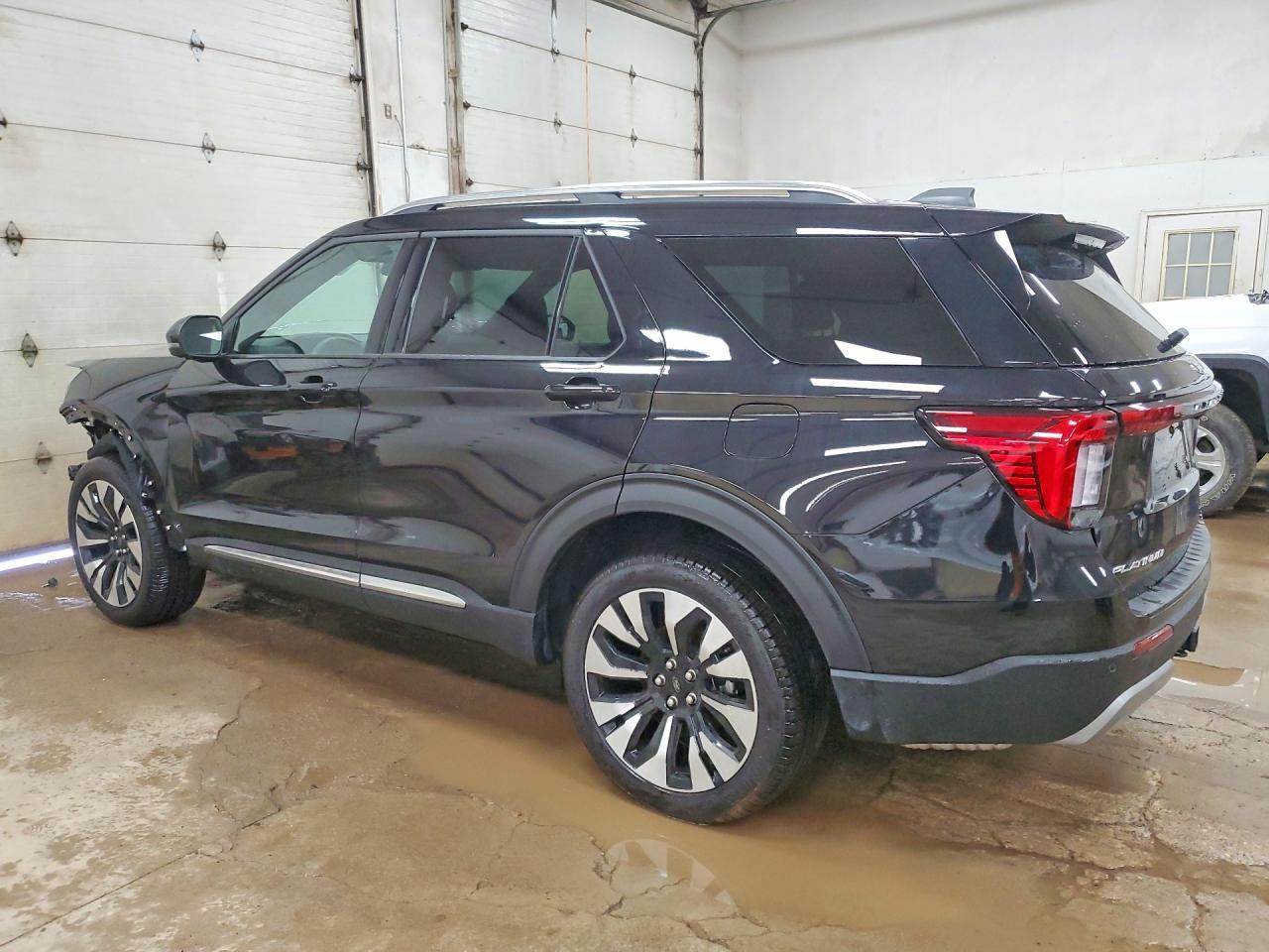 2026 Ford Explorer Platinum - Image 2
