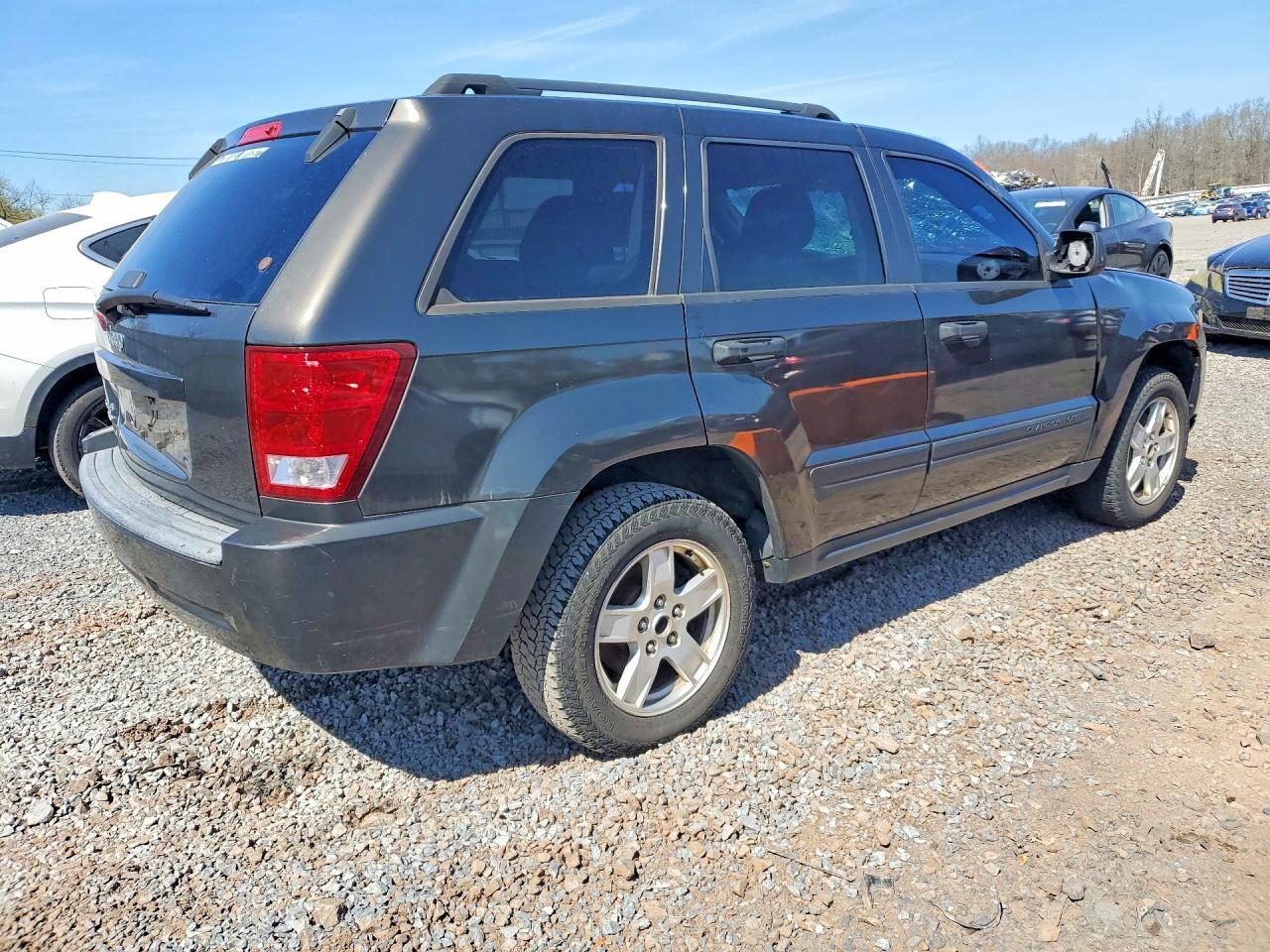 2006 Jeep Cherokee - Image 3