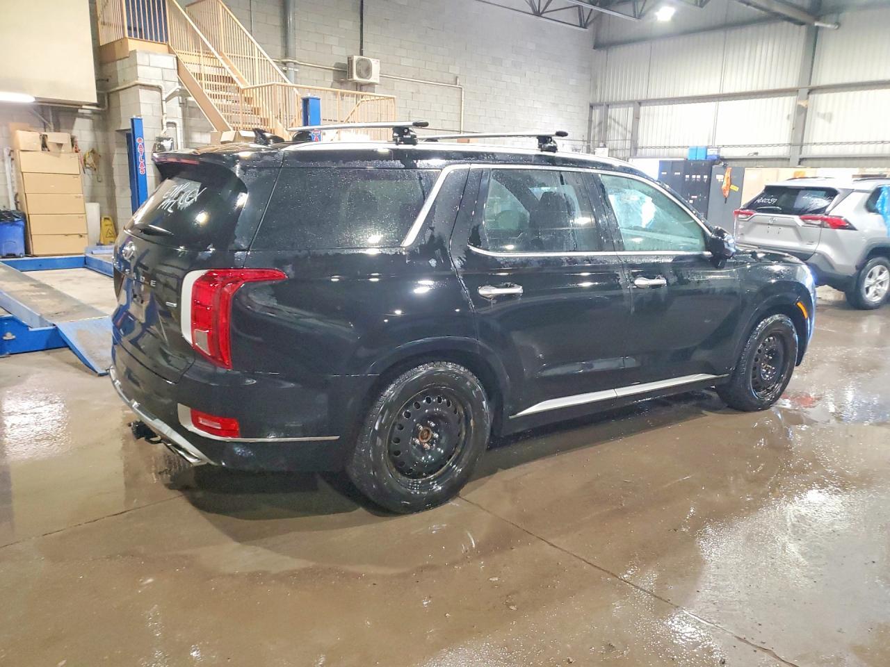 2022 Hyundai Palisade Limited - Фото 3