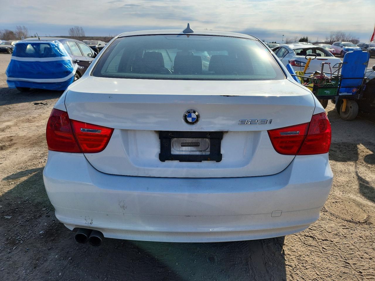 2010 BMW 323 I - Image 6