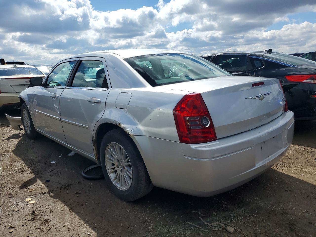 2009 Chrysler 300 Lx - Image 2