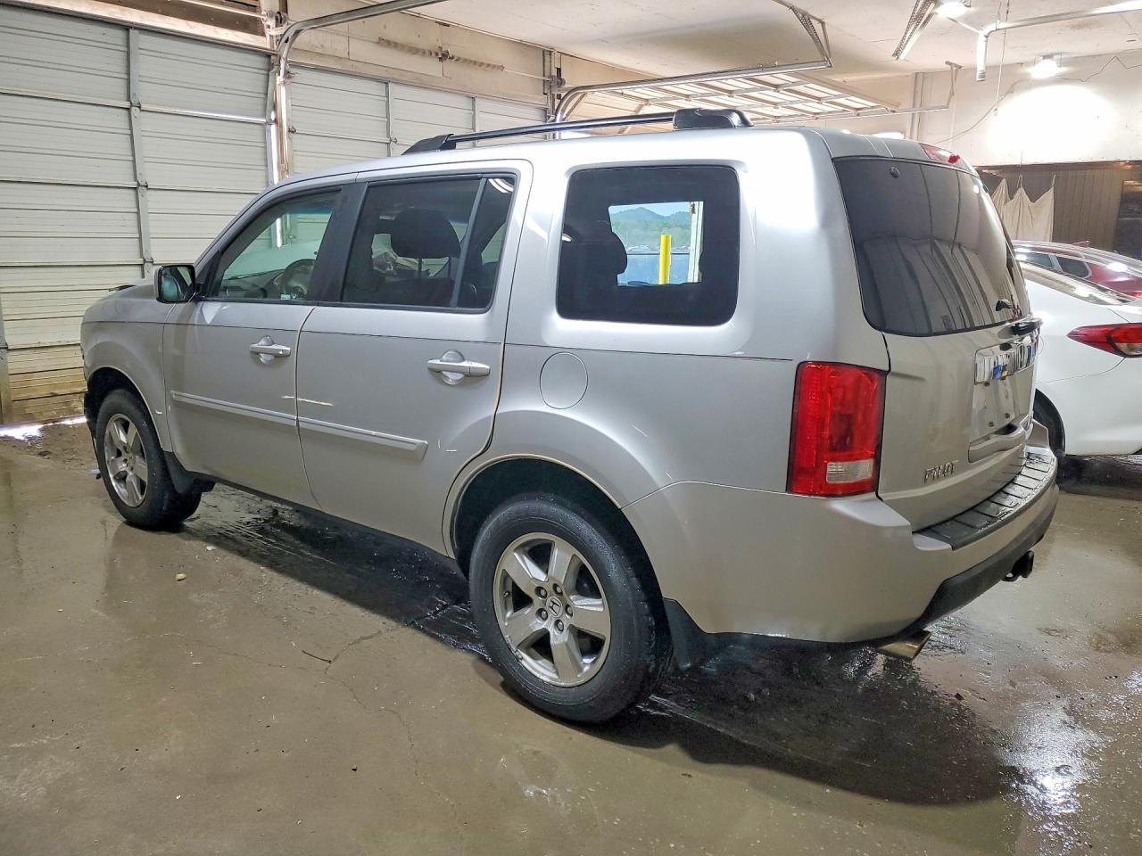 2011 Honda Pilot Exl - Image 2