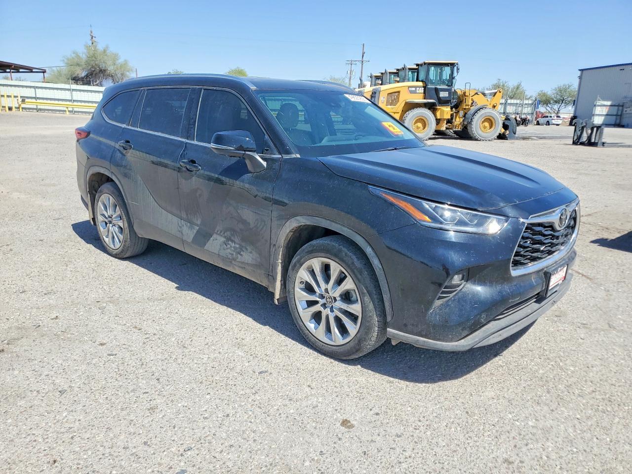 2023 Toyota Highlander Limited - Image 4