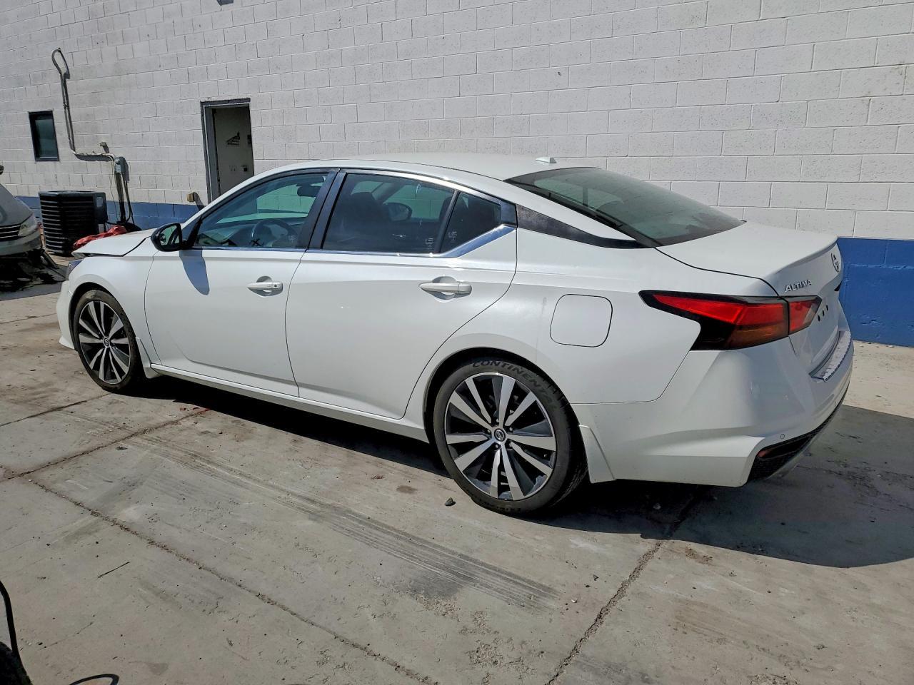 2020 Nissan Altima Sr - Image 2