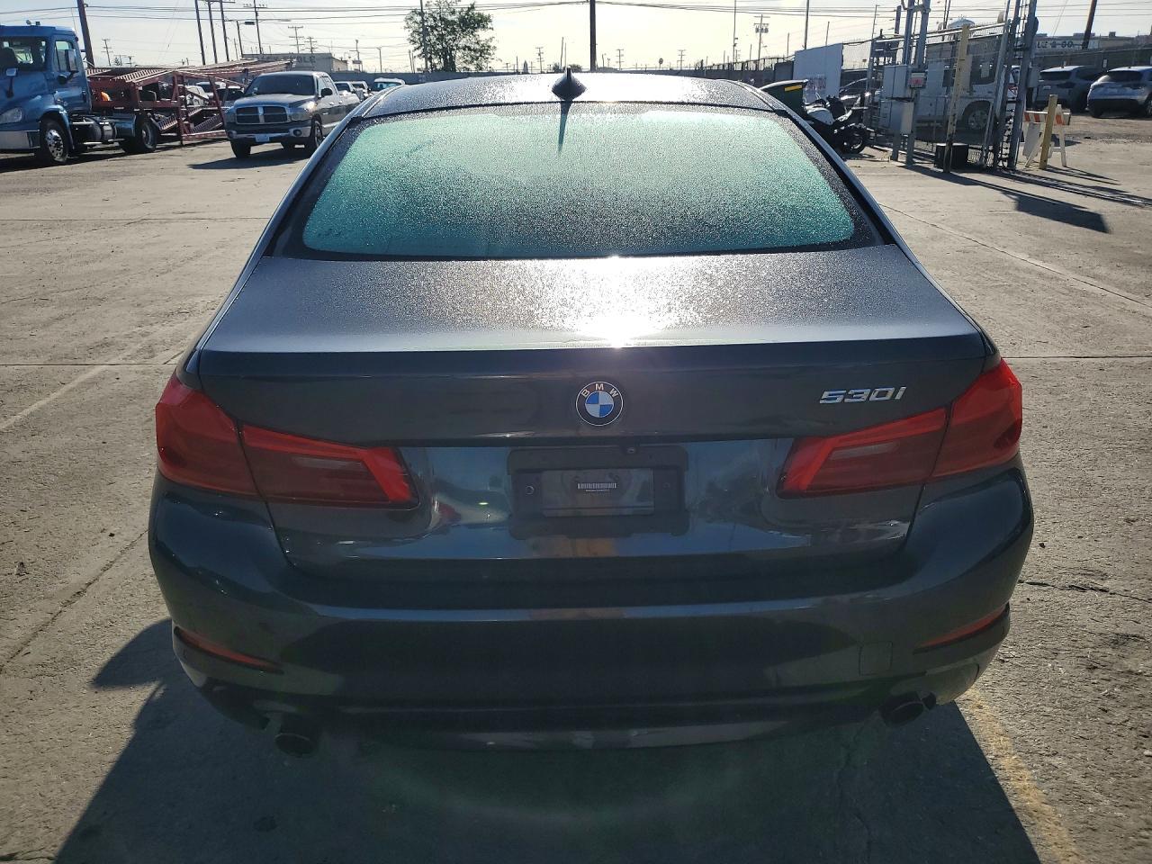 2020 BMW 530 I - Фото 6