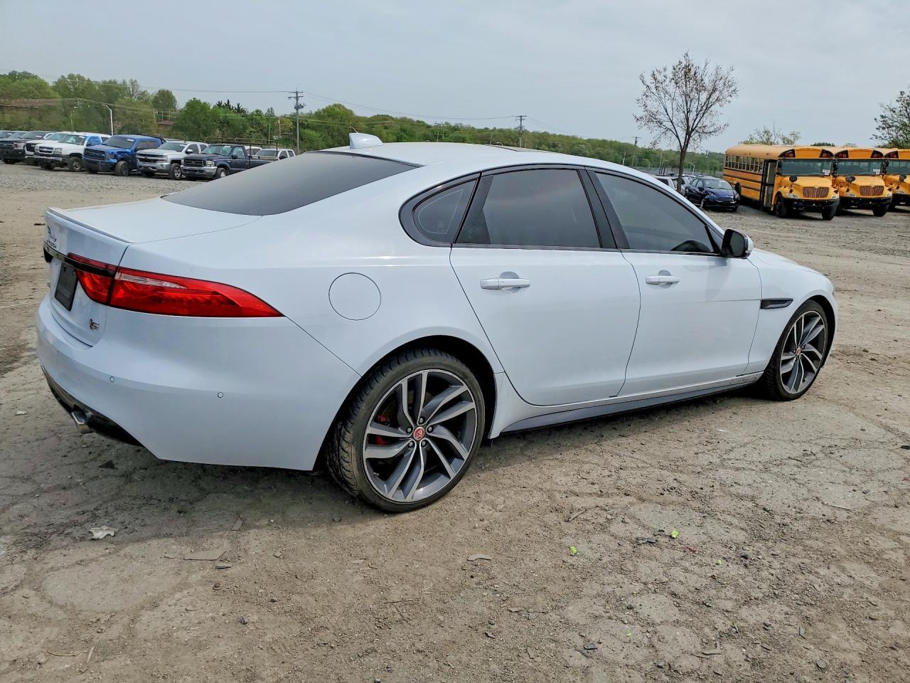 2016 Jaguar Xf S - Image 3