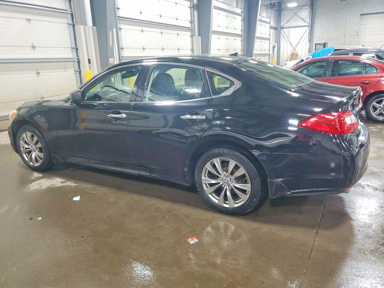 2013 Infiniti M37 X - Image 2