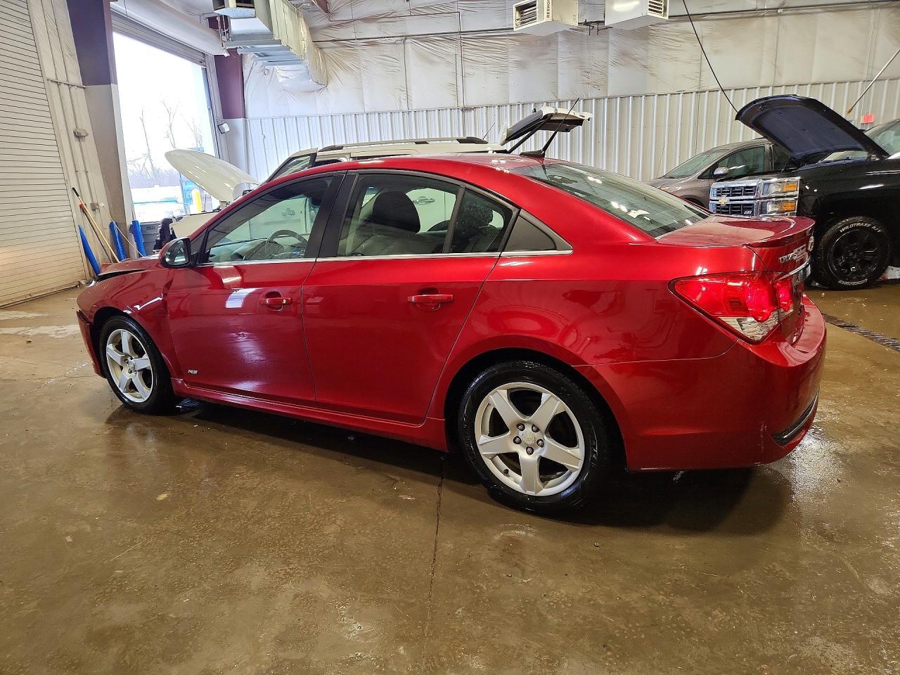 2012 Chevrolet Cruze Lt - Image 2