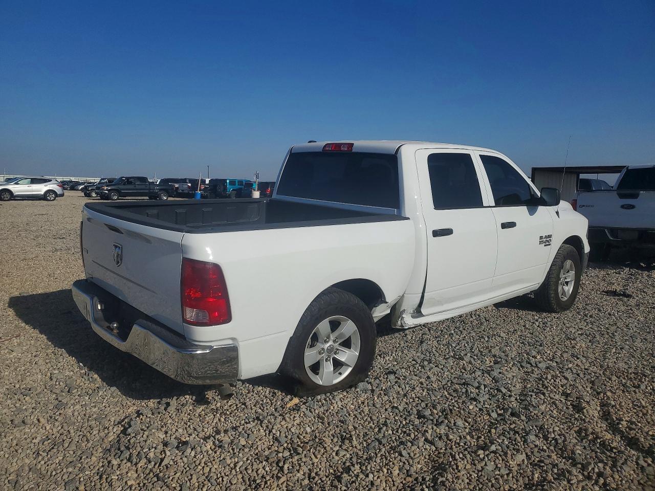 2022 Ram 1500 Classic Slt - Фото 3