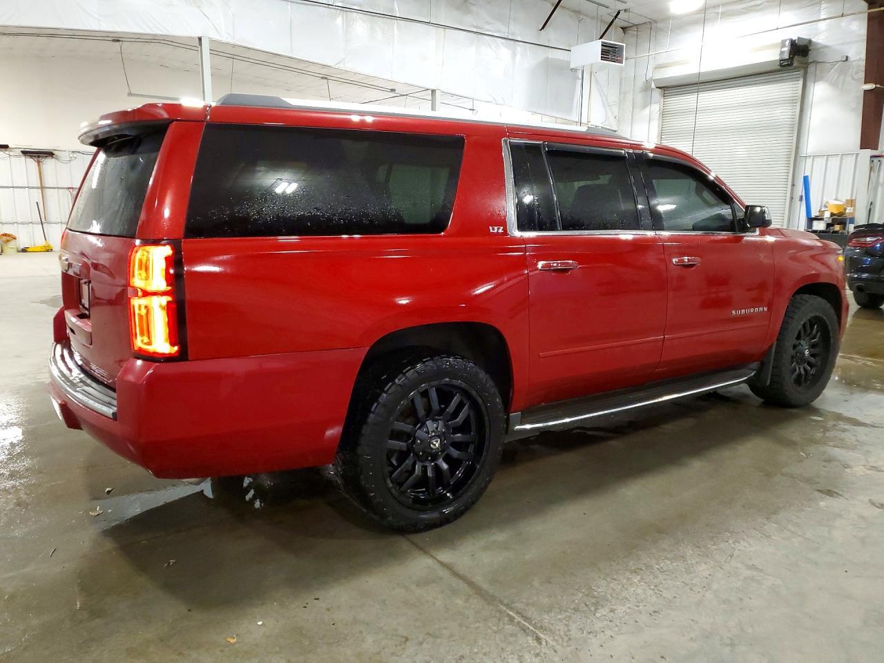 2015 Chevrolet Suburban K1500 Ltz - Image 3