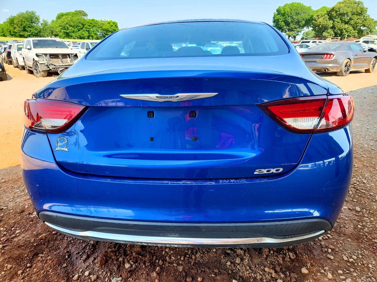 2015 Chrysler 200 Limited - Фото 6