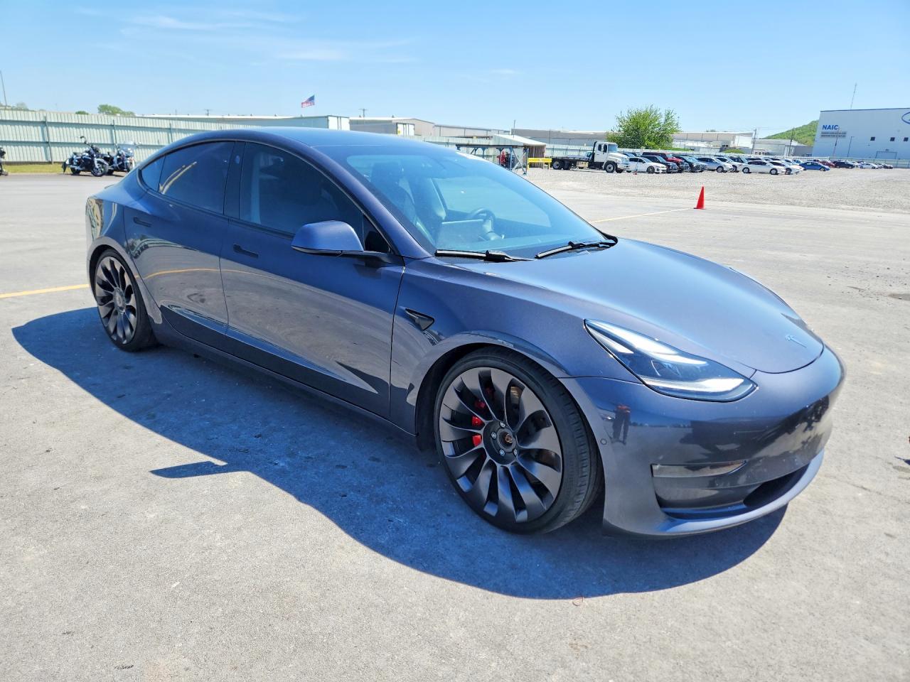2021 Tesla Model 3 - Фото 4