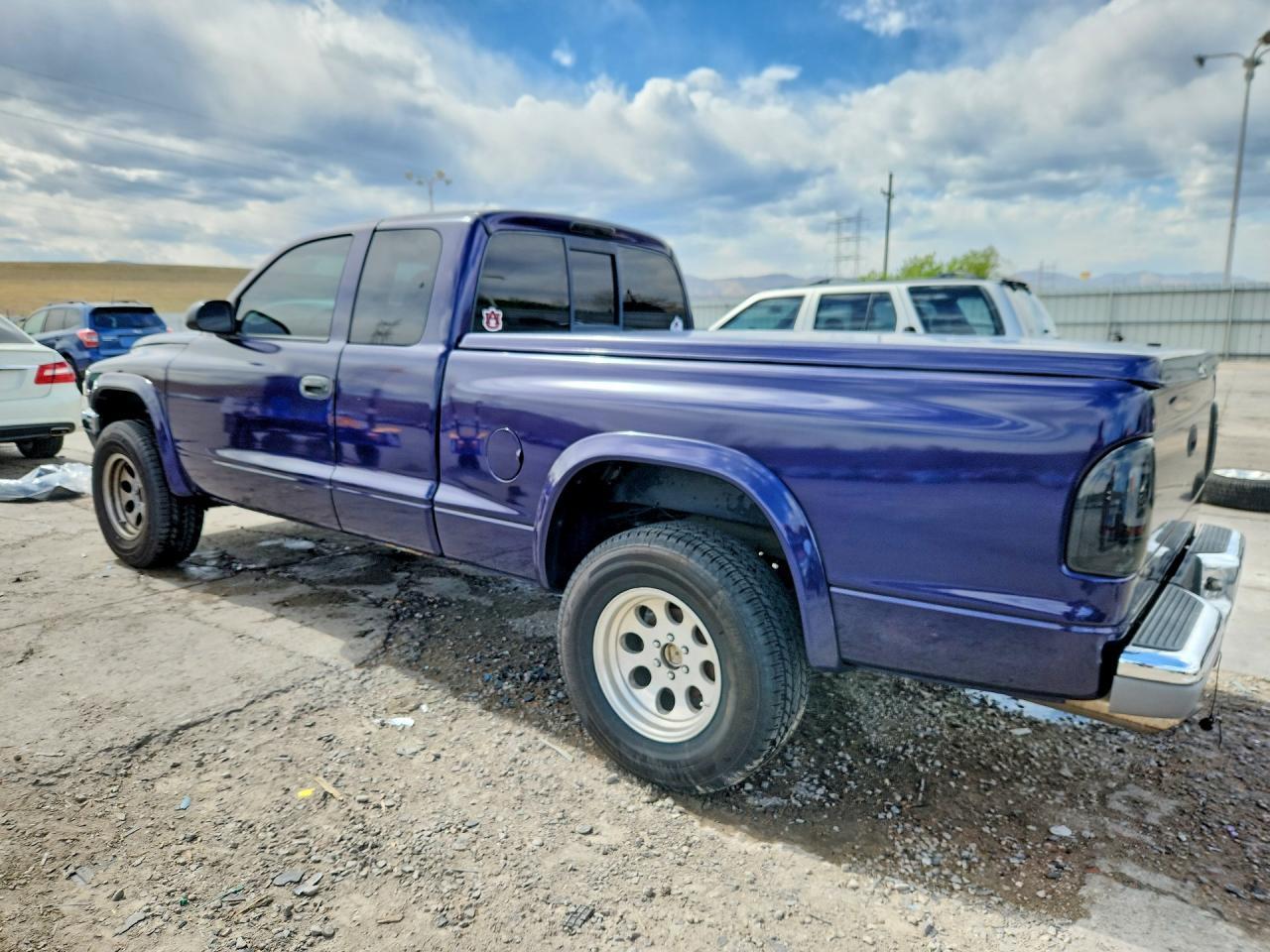 1998 Dodge Dakota - Image 2
