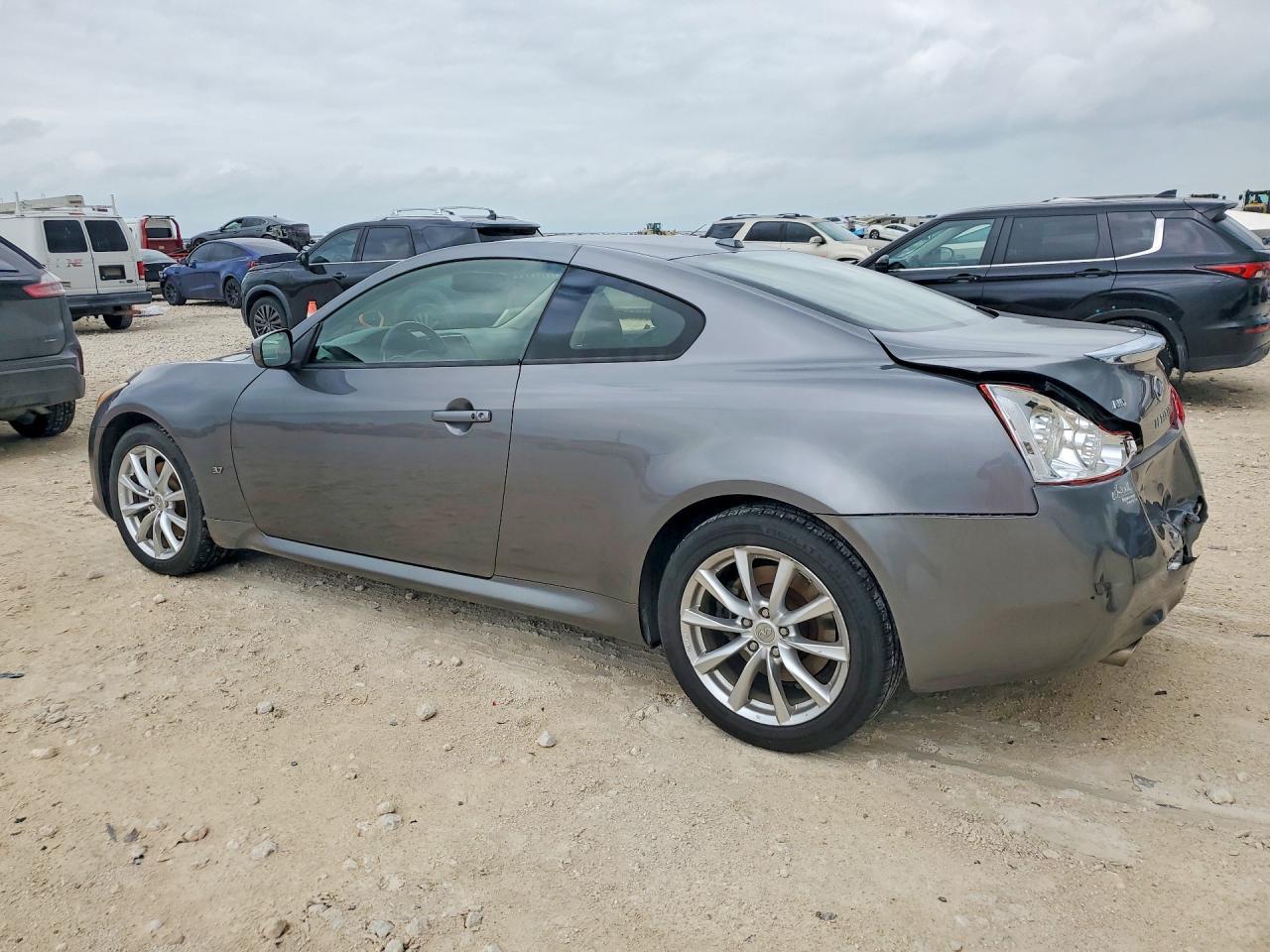 2014 Infiniti Q60 Coupe Base - Фото 2