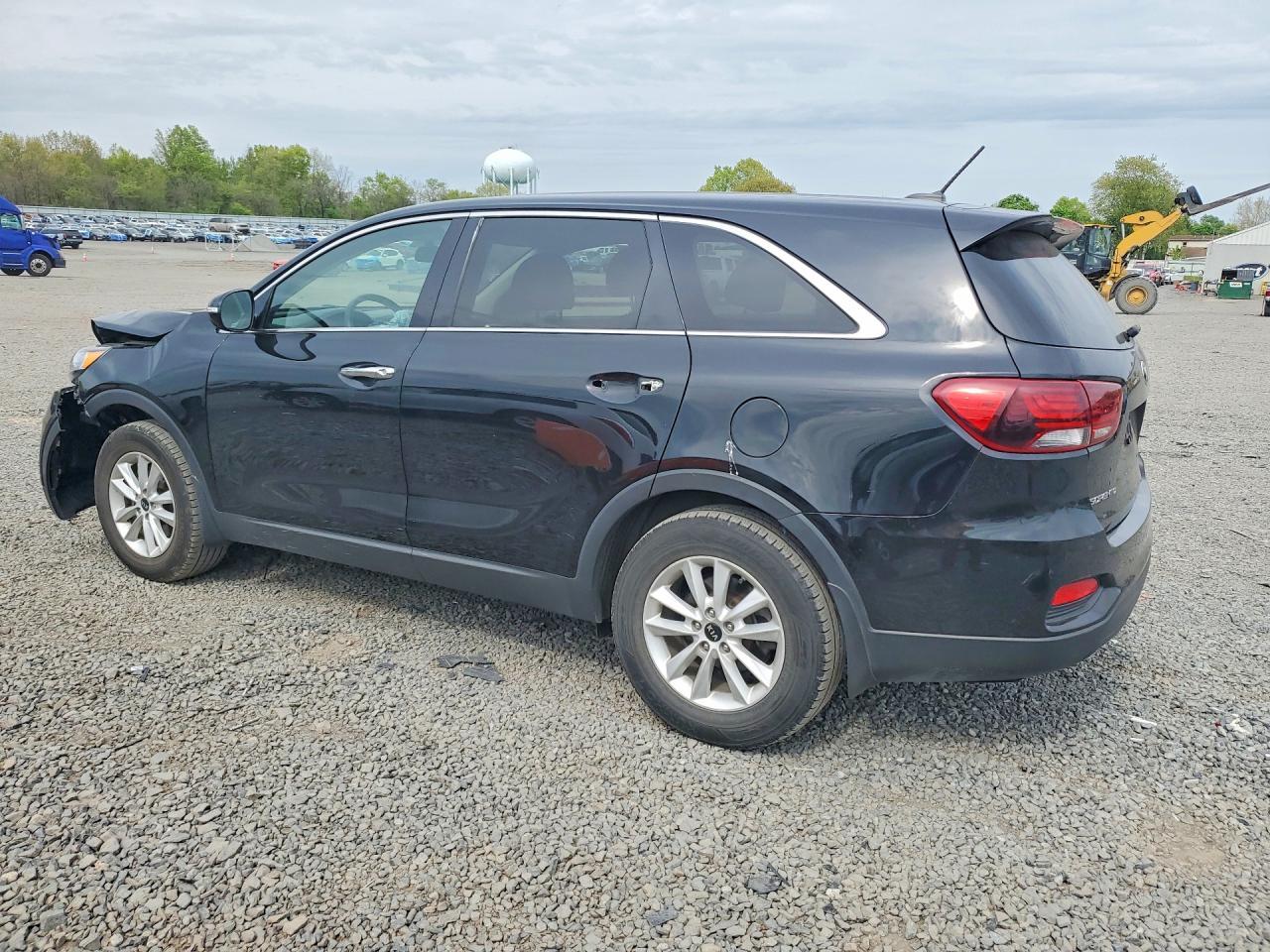 2019 Kia Sorento Lx - Image 2