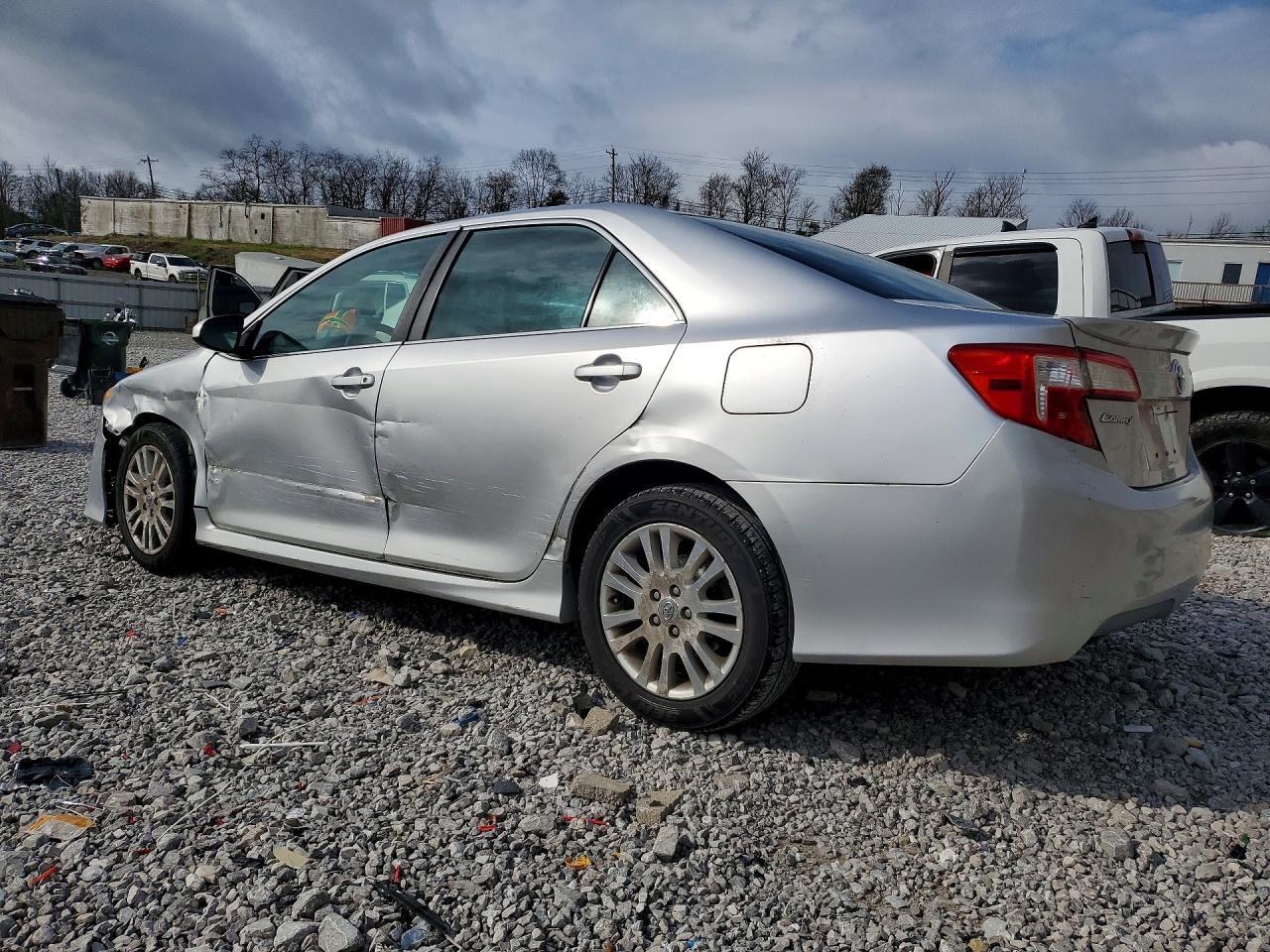 2013 Toyota Camry Se - Фото 2
