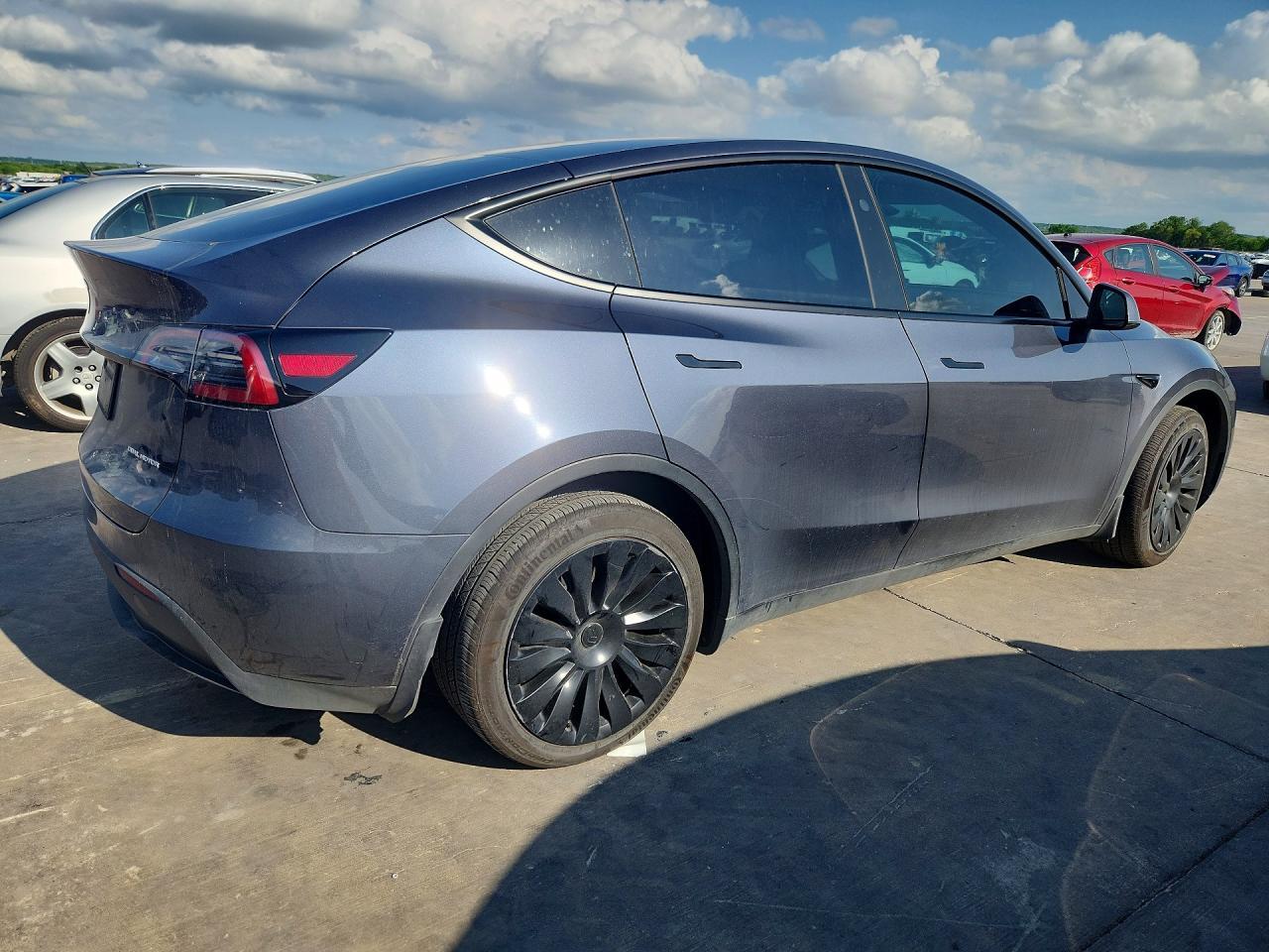 2023 Tesla Model Y - Фото 3