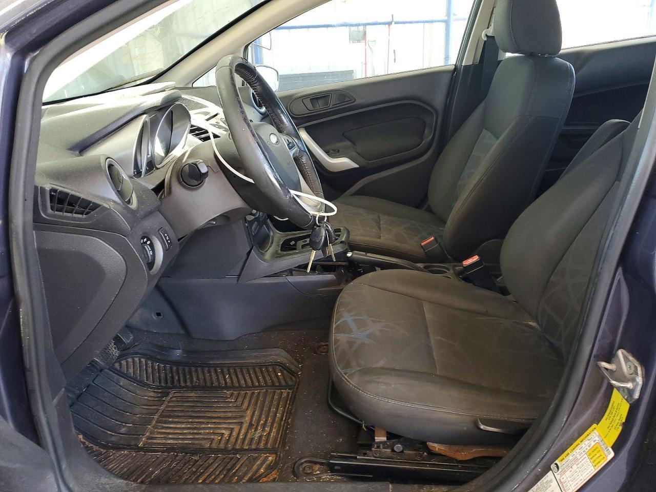 2013 Ford Fiesta Se - Фото 7
