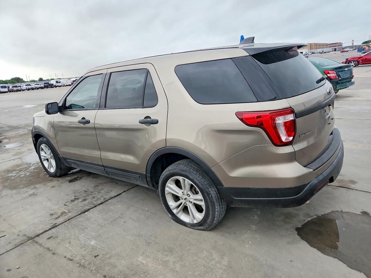 2019 Ford Explorer Police Interceptor - Фото 2