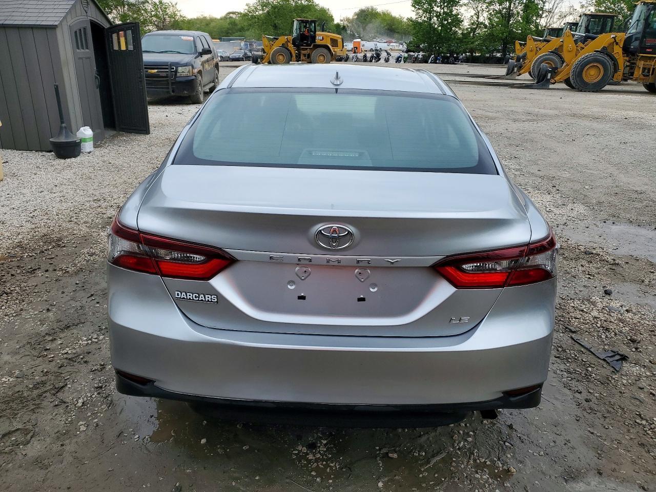 2023 Toyota Camry Le - Фото 6